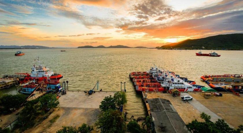 Lake Inn Hotel Songkhla Exterior photo